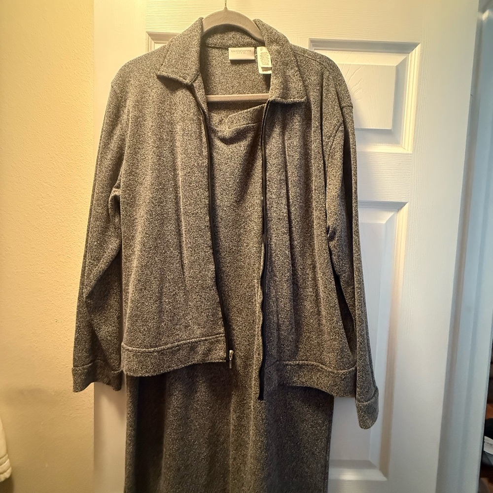 Liz Claiborne Black and White Knit Suit (Skirt & Jacket)